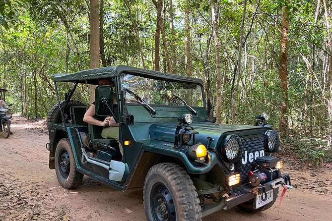 Angkor Wat Sunrise and Market Tour by Jeep - Srah Srang: the calm village break and lunch-adjacent snack