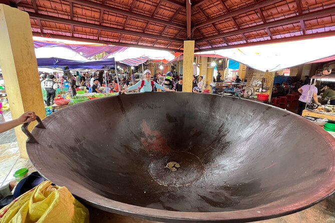 Bắc Hà Sunday Market Tour 2 days and 1 night - Bac Ha lunch at arrival: fuel up before the village trek