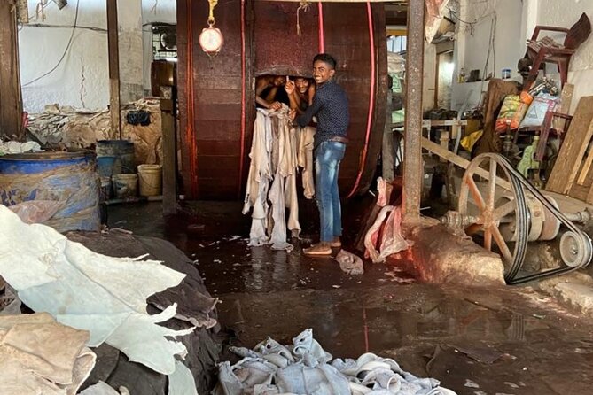 Best of Dharavi Slum with Market Tour - The local people stop: why the community context matters