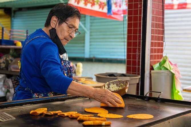 Breakfast & Market Tour in San Luis Potosí with English Guide - Mercado República: encheladas potosinas and real-market energy