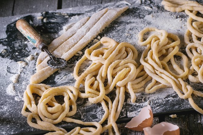 Cesarine: Small Group Market Tour & Cooking Class in Catania - Catania through food: why this format is so satisfying
