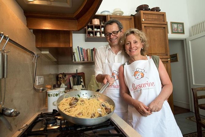 Cesarine: Small Group Market Tour & Cooking Class in Naples - The market stop: shopping with a local host (and learning what matters)