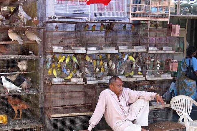 Explore the New colorful places in Mumbai Market Tour - Jama Masjid: A Sacred Landmark That Changes the Mood
