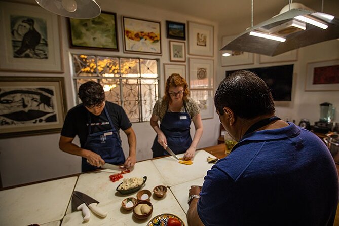 Flavors of Oaxaca: Cooking Class with No Set Menu and Local Market Tour - Language and dietary support: English or Spanish, with real options