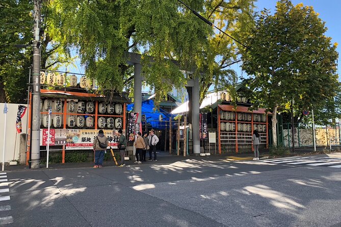 From Ocean to Chopsticks Tsukiji Market Food Tour By Local Expert - What you eat: 4 to 5 tastings plus water and soft drinks