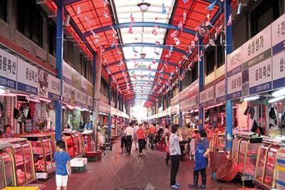 Full-Day Culinary Tour of Seoul Including Noryangjin Fish Market and Korean BBQ Dinner - Ikseon-dong hanok street: where old houses meet modern snacks