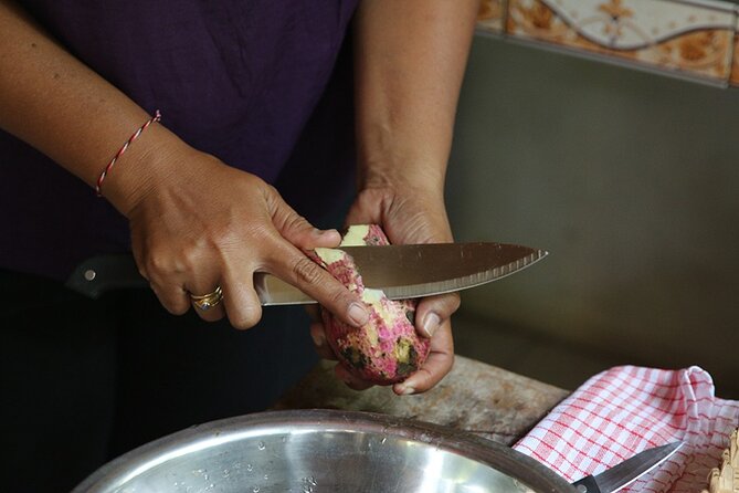 Gianyar Market Visit & Cooking Class in Ubud with Kadek & Putu - Gianyar Market First: The Flavor Source Behind Balinese Cooking