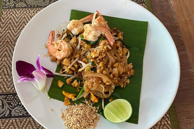 Half day Thai cooking Class + Market tour+Garden tour - Mae Somchit Kata Fresh Market: a fast ingredient hunt that actually helps