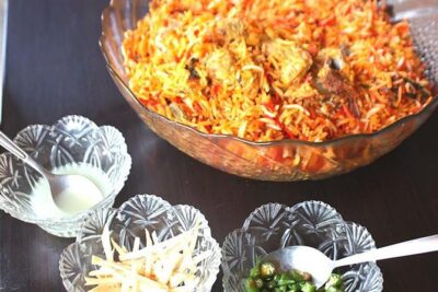 Kailash Colony Market Tour & Amritsari Cooking Class in New Delhi - Welcome drink, a Delhi bungalow vibe, and included beverages