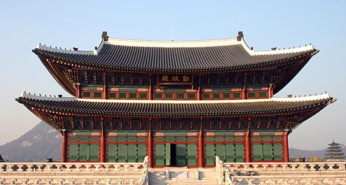 Korean Palace and Market Tour in Seoul Including Insadong and Gyeongbokgung Palace - Key things you’ll notice on this Seoul tour