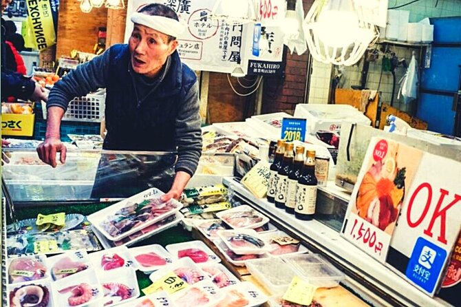 Kuromon Market Tour: All inclusive 6~8 Dishes & 3~4 samplings - How the guide’s relationships change the whole market experience