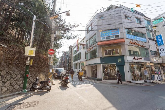 Local Home Korean Cooking Class & Market Adventure in Seoul - From Mangwon Station to Market Shoes: getting started fast