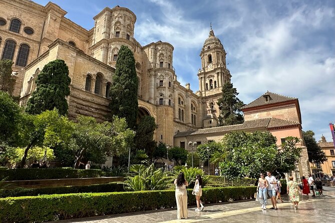 Malaga Food Walking Tour with Atarazanas Market Visit - What the guide adds: real stories, smooth pacing, and quick context