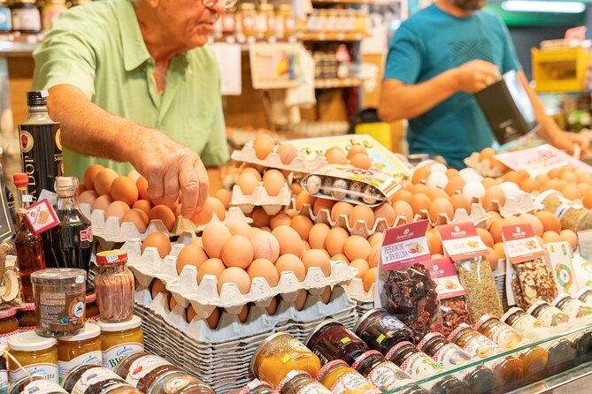Market tour and lunch or dinner at a local's home in Siracusa - The 4-hour flow: from meeting in Syracuse to eating at a family table