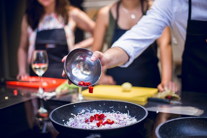 Midday Market Tour and Spanish Cooking Class - Central Zaragoza Market Walk: shop the way locals do