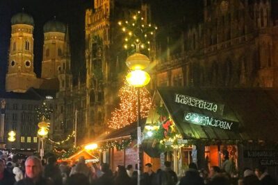 Original Munich Christmas Market Tour with Festive Wine and Food - Marienplatz: The Main Event, Plus Real Time to Shop