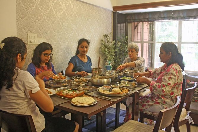 Private Market Tour and Vegan Indian Cooking Demo in Andheri West Mumbai - First, you learn by looking: the Andheri West market stop