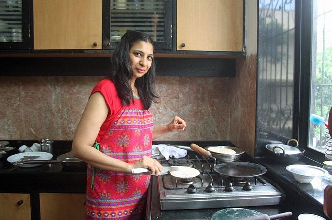 Private Market Tour and Vegetarian Cooking Class in Mumbai - Vegetarian by default, vegan by request