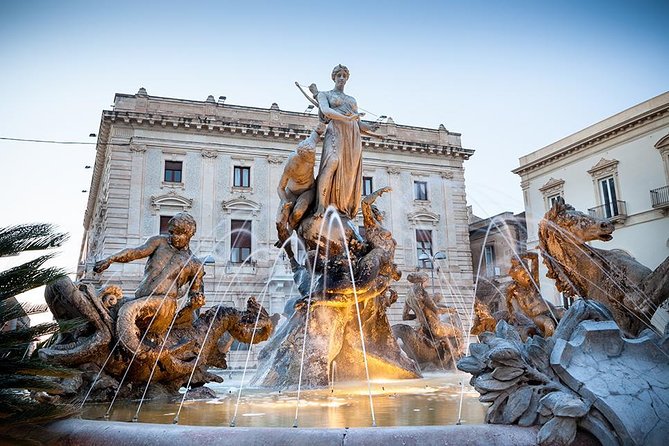 Private Syracuse Tour & light lunch in food market - Ortigia streets and monuments: why the walking part is more than getting from A to B