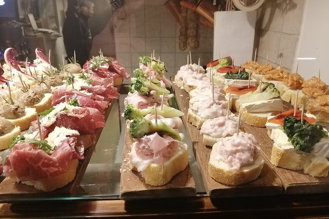 Rialto Farmers & Fish Market Food Tour in Venice with Wine Tasting & Sightseeing - The 10:45 Start and a Route That Keeps Moving