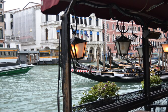 Rialto Farmers & Fish Market Food Tour in Venice with Wine Tasting & Sightseeing - Lunch, Snacks, and Wine Pairing Without the Guesswork