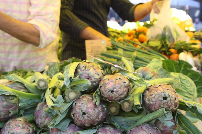 Rome: Small-Group Tasty Food Tour Around Farmers Market - Piazza Navona’s cured-meat and cheese stop