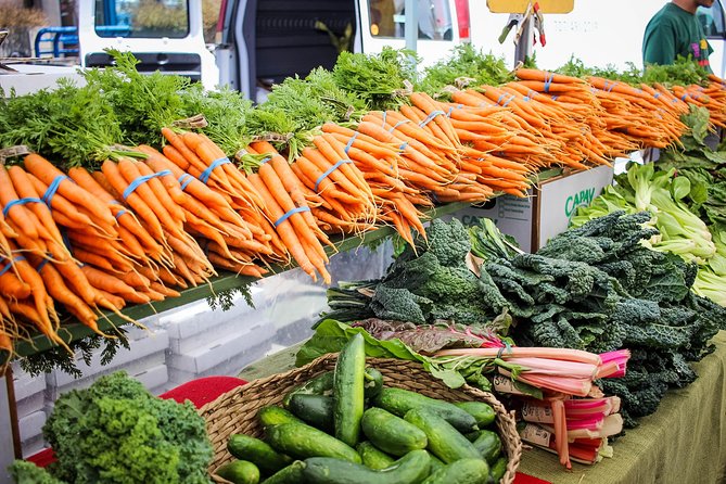 San Francisco Food Tour: Ferry Building and Ferry Plaza Farmers Market - Guides can turn a food tour into a story