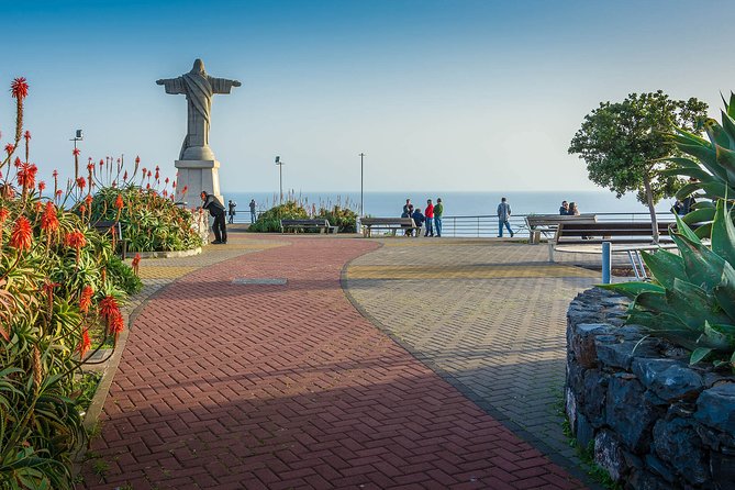 Sunday Market Tour - Madeira Island Excursion - Santo da Serra Market: Produce, Crafts, and Local Drinks