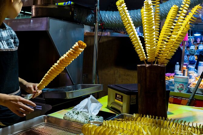 Taipei Street Food & Night Market Tour with a Local: Private & Custom - Temple + Night Market on the Same Ticket: The Value of Context