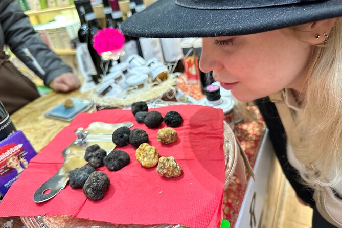 Tasty Trionfale Farmers Market Food Tour and Local Wines Tasting - Vatican walls: the history you can read with your feet