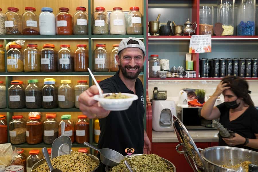 Tel Aviv: 2-Hour Levinsky Market Tour with Full Lunch - The immigrant spice mix you’ll actually taste