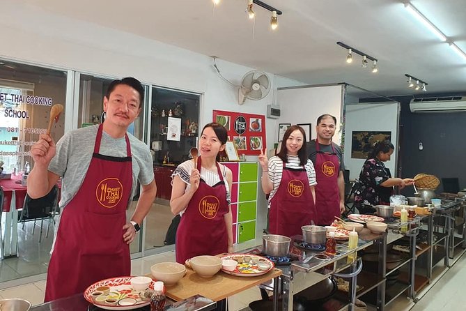 Thai Cooking Class with Market Tour in Phuket by VJ - Group size and pace: why small groups feel better in a cooking class