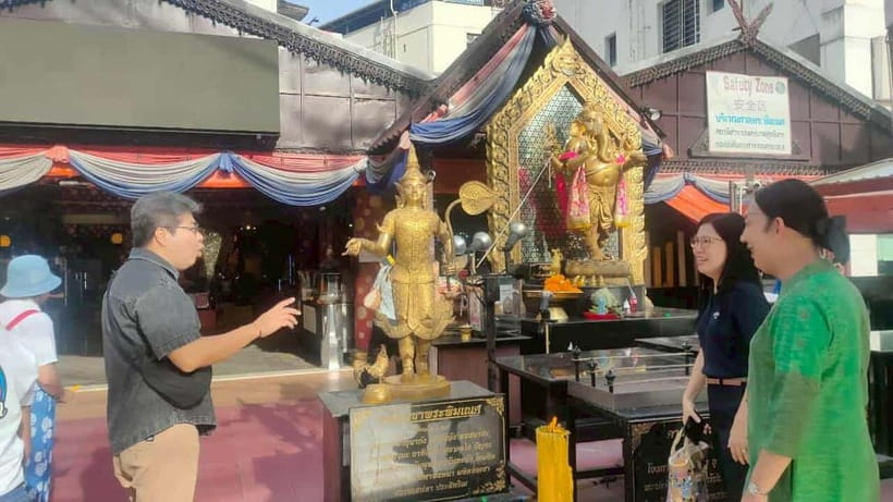 Thai Herbal Cooking Class & Market Tour in Bangkok - Thai Herbs Start at Huai Khwang and a Local Market