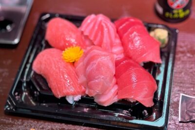 Tokyo: Tsukiji Fish Market Food and Walking tour - Stop 1: Tsukiji Hongwanji Temple Sets the Mood