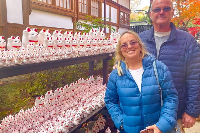Tokyo Tsukiji Fish Market Food Tour: 15 Stops & Walk Local Street - Stop 3: The Fish Market Area and the Mini Wholesale Glimpse