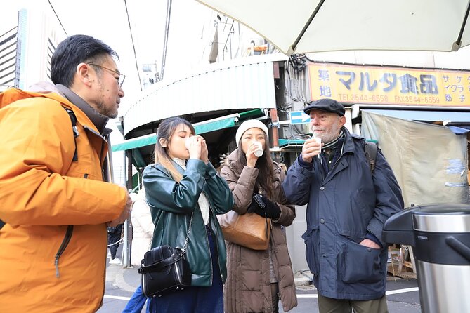 Tokyo : Tsukiji Fish Market Tour with Fresh Sashimi Tasting - Who should book this Tsukiji fish market tour?