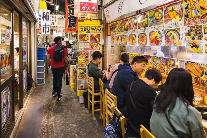 Tokyo Tsukiji Market Small Group Tasting Tour - Meeting at Tsukiji Station and getting your bearings fast