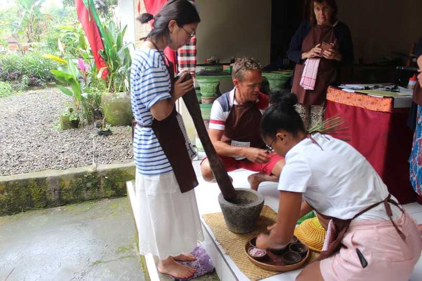 Ubud: Balinese Cooking Class and Market Tour - Rice paddies visit (morning only): why rice shows up everywhere
