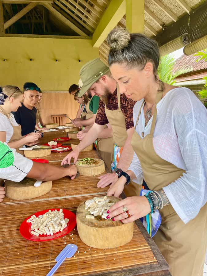 Ubud: Cooking Class with Market Visit and Hotel Pickup - The kitchen time: cooking with a local chef, step by step