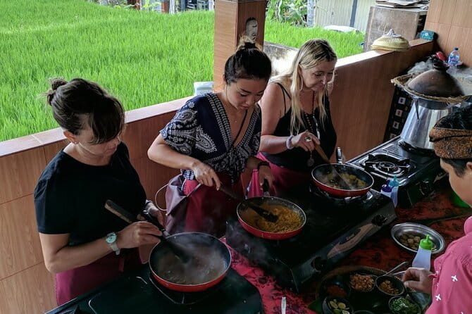 Ubud Cooking Class with Optional Market Visit Pickup Included - What You’ll Cook: Curries, Spice Work, and Dessert