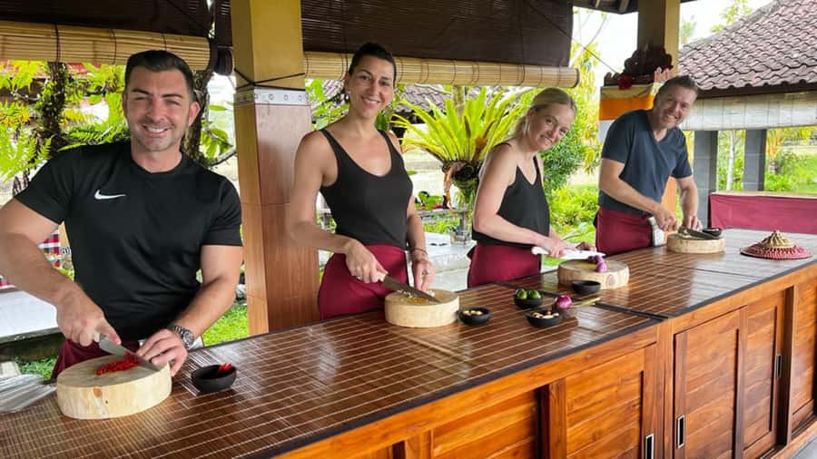 Ubud: Cooking Class with Transfers and Optional Market Visit - Ubud Kitchen Basics: How the 2–3 Hours Works