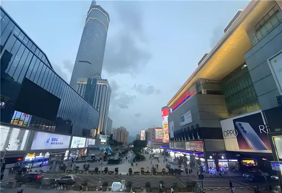 Untold story of Shenzhen , Electronic & Dongmen Market tour - Dongmen Old Street: China’s bargain culture and an old-street time warp