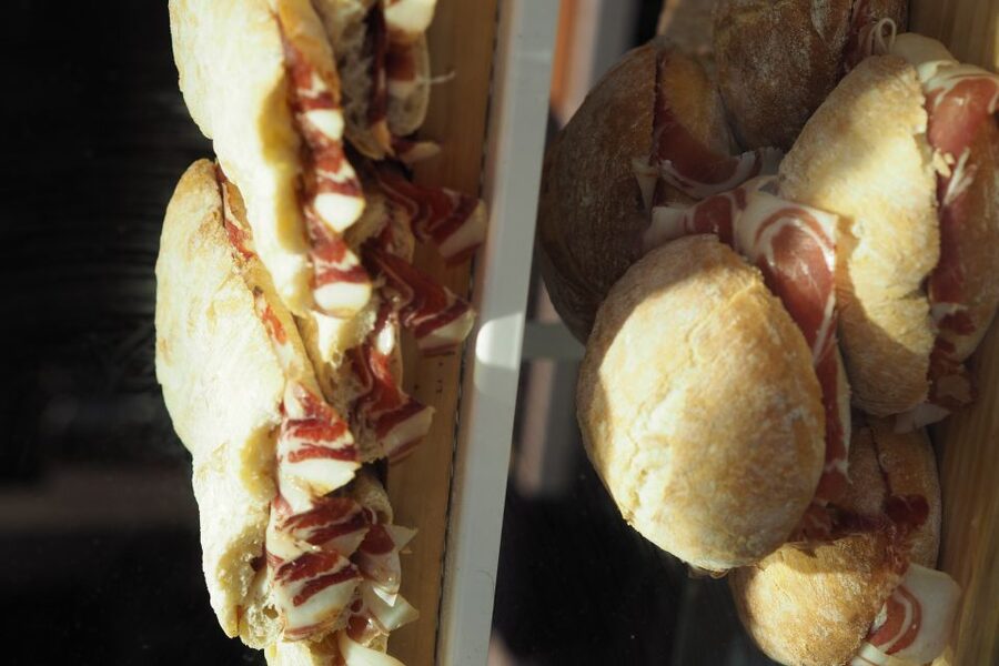 Valencia: Morning Food Tour with Central Market Visit - Stop by stop: how the morning tastings are sequenced