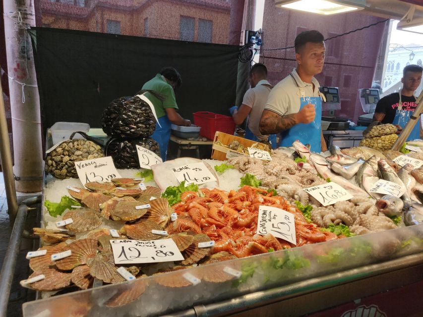Venice: Local Fish Market With Cicchetti, Lunch, and Wine - Starting at San Giacomo di Rialto, right by the bridge