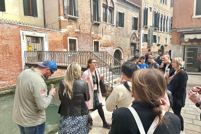 Venice Street Food Tour with Local Guide with Local Food Market Visit - The Sights You’ll Pass: Squares and Churches Between Bites