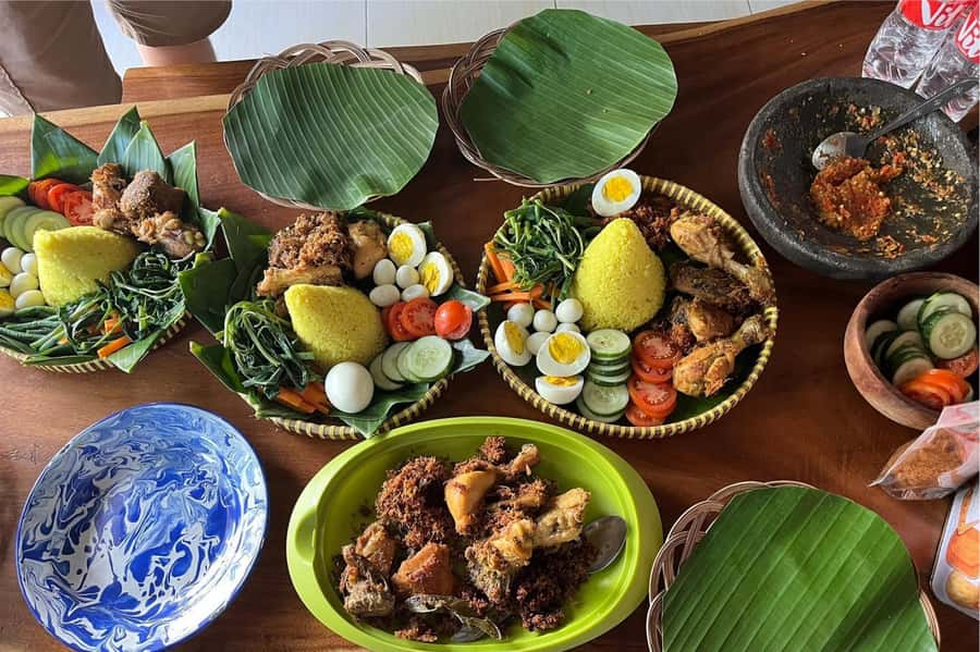 Yogyakarta: 3-hour Cooking Class with Market Tour - Should You Book the Yogyakarta Market + Cooking Class?