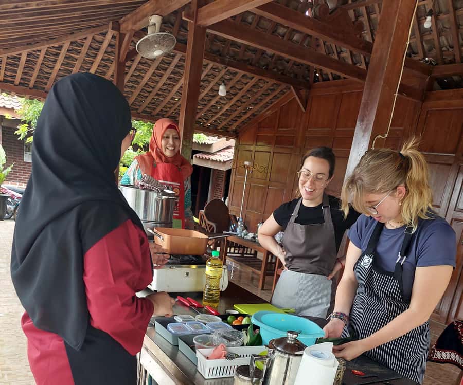 Yogyakarta: Javanese Cooking Class & Market Tour - Included value: why $53 feels fair for what you get