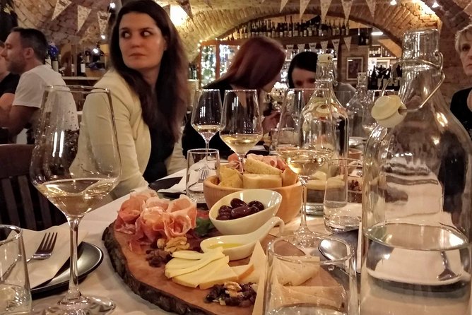 Zagreb Walking Food Tour - Sightseeing - Dolac Market Visit - Stop 3: Dolac Market—ground floor, open-air, fish peek, crafts